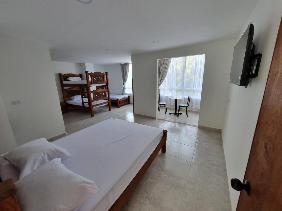 Hotel Antonella Plaza Pinchote Exteriör bild